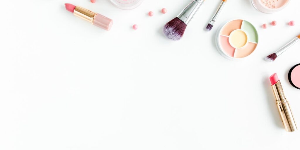 Navigate the cosmetics conundrum with a guide to choosing the right products for you, featured on Cosmetyc.com.
